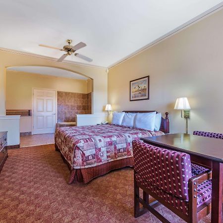 Super 8 By Wyndham Greenville Esterno foto